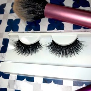 💟Lash Style: Honesty